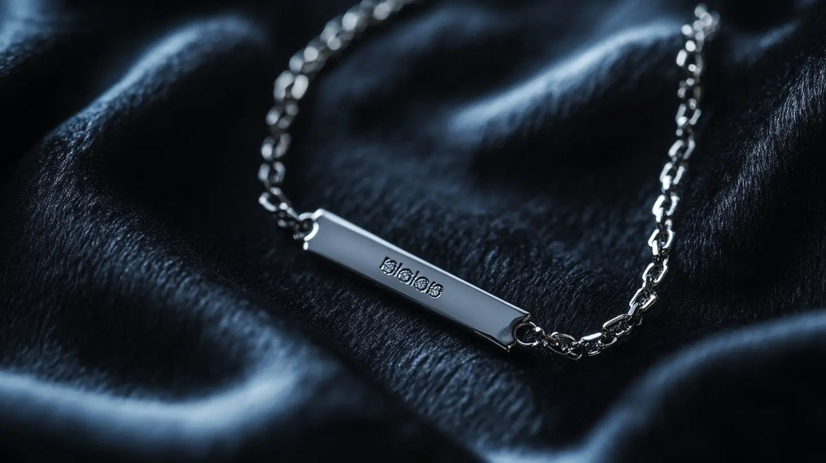 So findest du dein einzigartiges Sterling‑Silber‑Armband mit Namensgravur